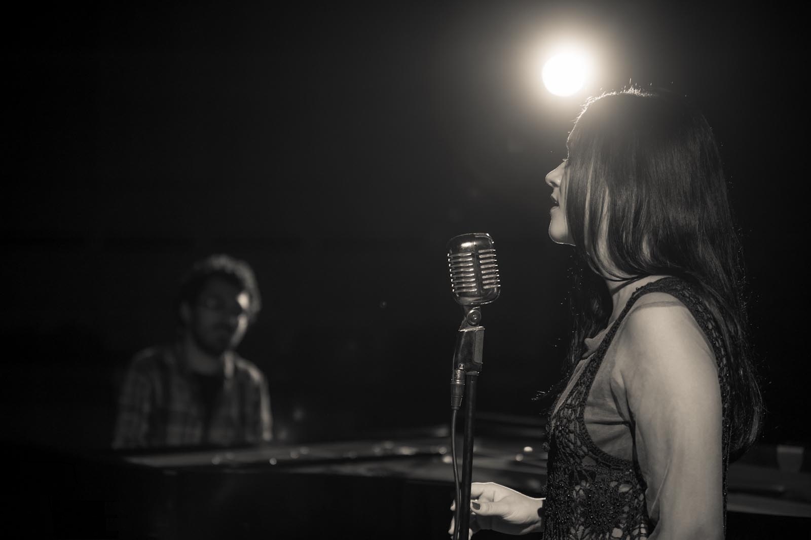 “Culori”.  Concert Teo Milea și Amalia Gaiță la Grădina de Vară ”Capitol”