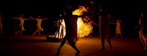 "Legenda Sfântului Ilie" - un spectacol din umbre şi lumini, foc şi apă, strigăt şi tăcere în Parcul Copiilor din Timişoara