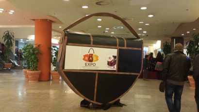 Cea mai mare geantă din Europa de Est, expusă la Timișoara