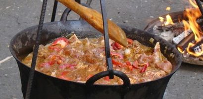 Festivalul papricaşului şi al vinului la Buziaş, la a şasea ediţie