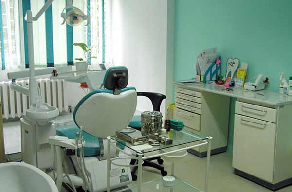 Cabinet de Medicină Dentară de Urgenţă, la Arad
