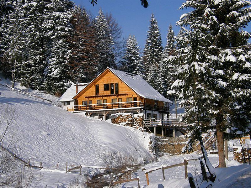 Turism Rural Românii aleg să-şi petreacă Crăciunul şi Revelionul în zonele specifice ...