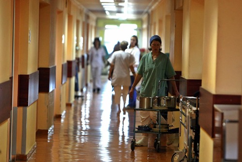 Deficit de personal în spitalele din Timiș. Se cere deblocarea posturilor