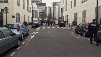 UPDATE! FOTO și VIDEO! Atac armat la sediul publicaţiei franceze de satiră Charlie Hebdo. 12 oameni au murit