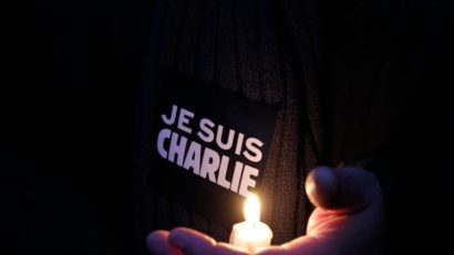 FOTO / Mii de persoane s-au adunat în stradă, ca omagiu pentru victimele atentatului de la Charlie Hebdo