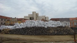 Spectacol fotografic în Piaţa Unirii: "Reconstruction with Art"