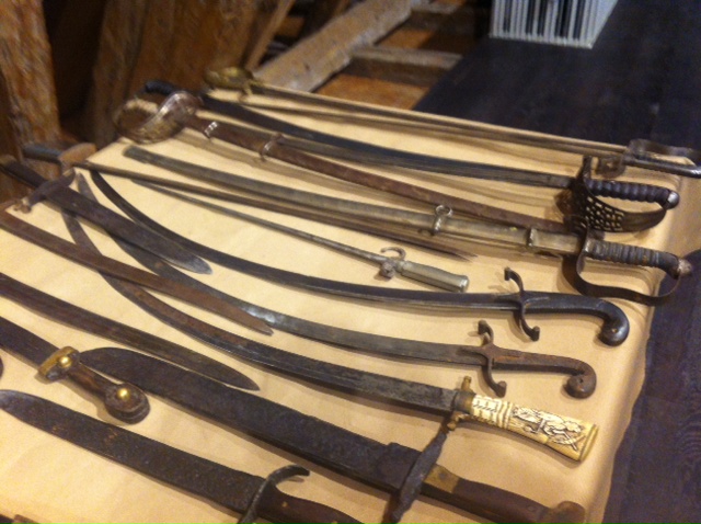 FOTO / AUDIO / Obiecte de patrimoniu confiscate de polițiști, expuse la Muzeul Banatului FOTO / AUDIO / Obiecte de patrimoniu confiscate de polițiști, expuse la Muzeul Banatului