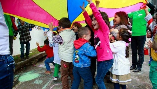 "1 Iunie pentru toţi copiii" cu poveşti, concursuri, muzică şi dans, la ştrandul UMT