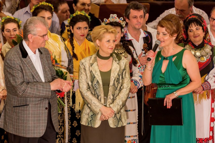 Spectacol folclor, aniversare Radio Timișoara