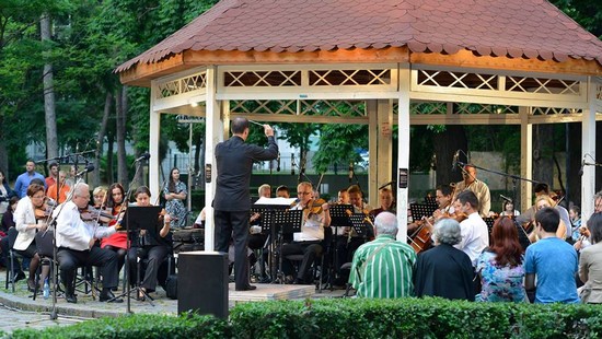 Muzică vieneză în aer liber la Festivalul "Art Time" de la Timişoara
