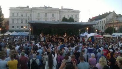UPDATE / Două săptămâni de concerte, expoziţii şi spectacole de foc la Zilele Aradului 2015