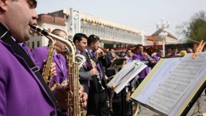Cele mai bune fanfare din Banat se reunesc la Timișoara
