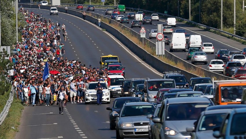 Noapte cu incidente în Ungaria. Imigranții nu acceptă să fie amprentați de autorități Noapte cu incidente în Ungaria. Imigranții nu acceptă să fie amprentați de autorități