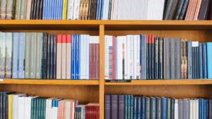 Peste 500 de cărți noi pentru Biblioteca Municipală din Lugoj