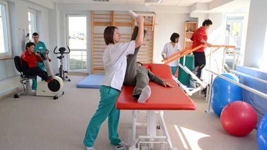 Simpozion "Conştientizarea beneficiilor kinetoterapiei pentru patologia osteoarticulară"