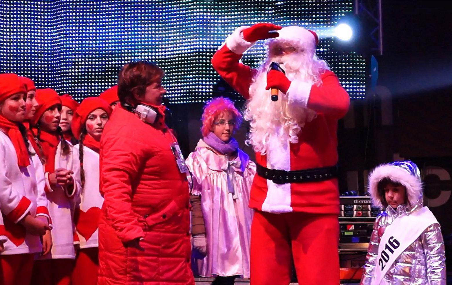 VIDEO/ FOTO/ ”Piti-Show” l-a adus pe Moş Crăciun la Timişoara