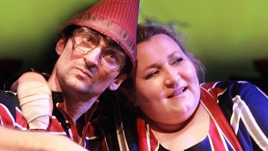 Despre familie, compromisuri şi etichete în "Canicula", la Teatrul Naţional