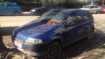 Primăria Lugoj începe să ridice vehiculele abandonate pe domeniul public