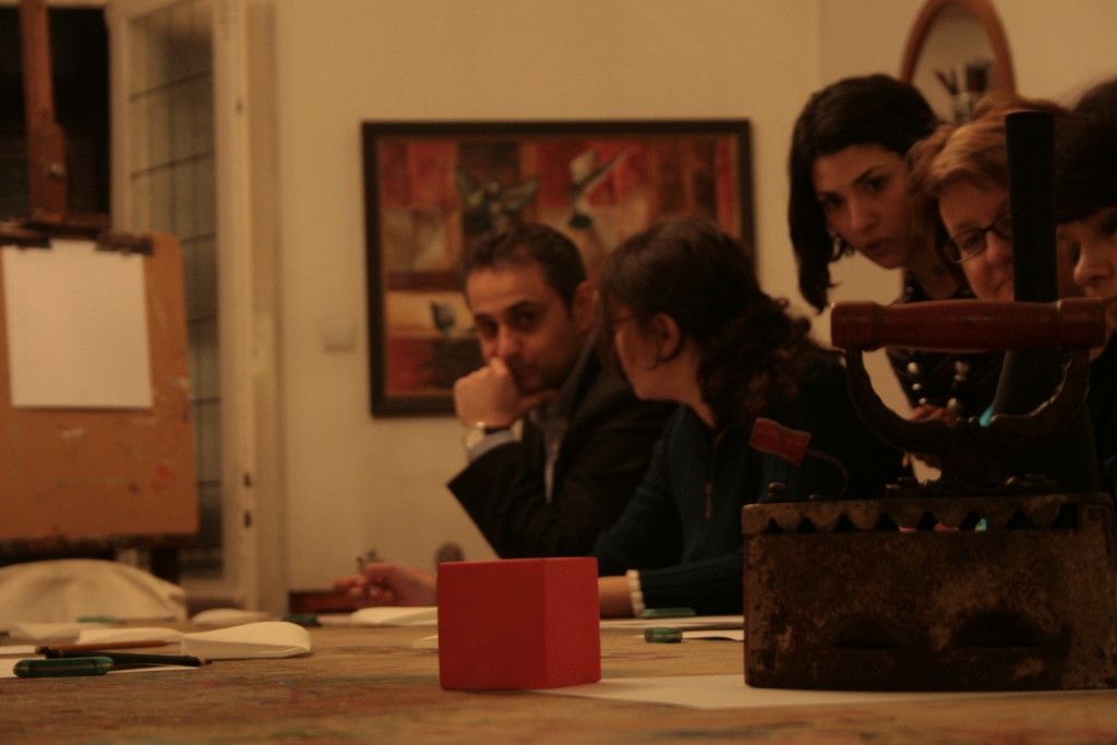 Masă rotundă despre frumuseţe, alături de un Atelier de pictură în ulei, la Asociaţia "Noua Acropolă"