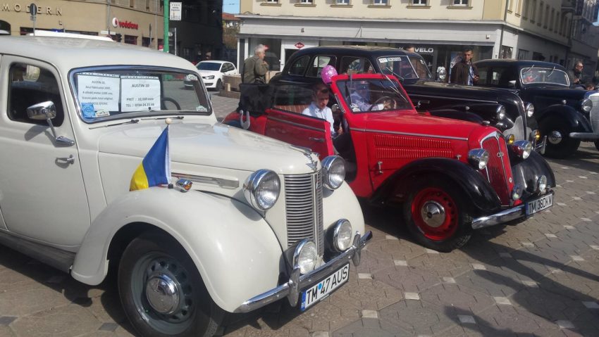 FOTO / Eleganță și istorie, la Retroparada Primăverii. Cel mai vechi automobil, veteran de război din 1938 din Timișoara