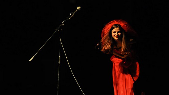 ”Noi două, noi doi şi ea” cu Claudia Moroșanu, la Festivalul T4T