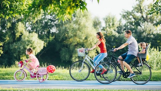 Plimbare în familie cu bicicleta la ”Arad Family Bike”