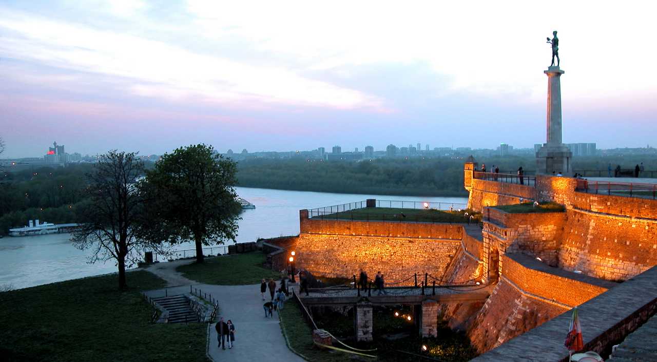 "560 de Ani de la Victoria lui Iancu de Hunedoara la Belgrad",la Centrul Cultural "Drăgan Muntean"