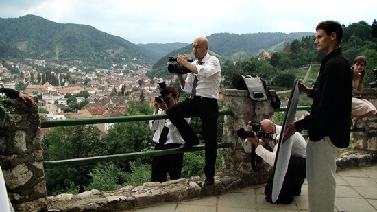 Documentarele românești "Cinema, mon amour" și "Nunți, muzici și casete video", proiectate la Ambasada