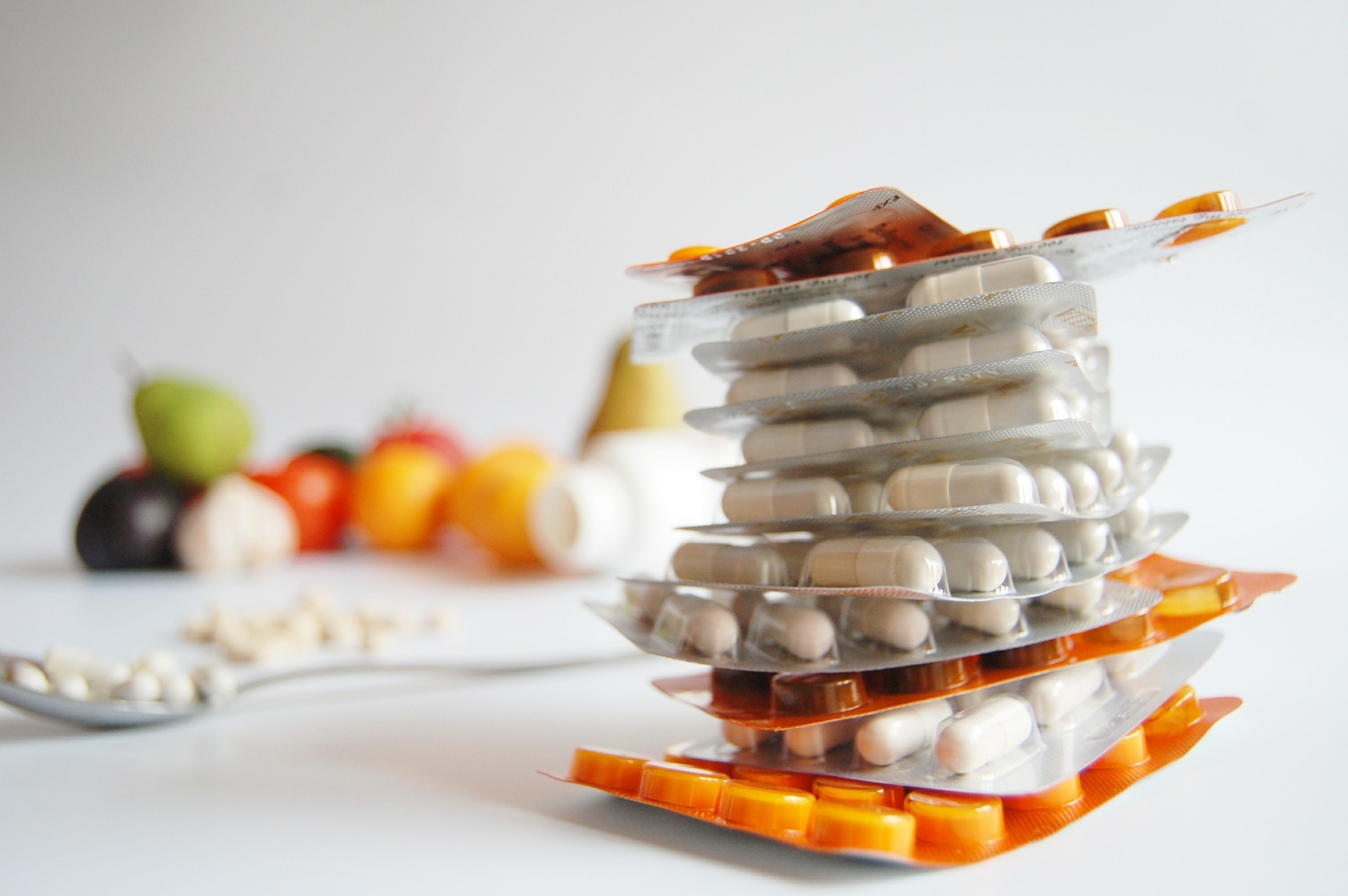 Românii vor putea să cumpere doar anumite cantităţi de antibiotice ca doză de urgenţă