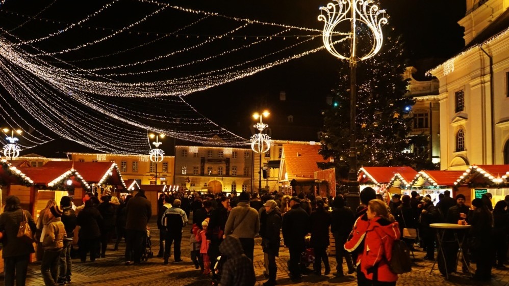 Târgul de Crăciun, în Piaţa Unirii