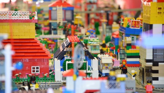 Lumea fascinantă a cărămizilor LEGO la Shopping City Timișoara