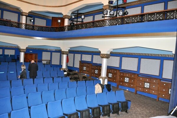 Seara Teatrelor "Regina Maria" - Oradea şi "I.D.Sârbu" - Petroşani, în Festivalul  "Scena Ca O Stradă"