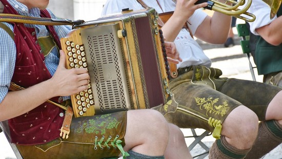 Frühlingsfest, primul festival al berii nepasteurizate, ajunge la Deva/ PROGRAM