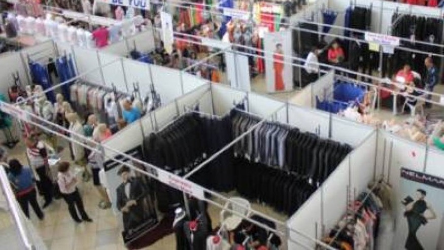 Târg de Haine, la Asociaţia "Agape Boutique"