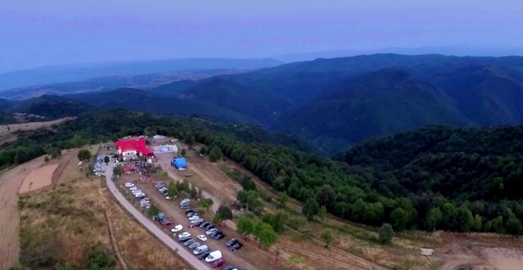 scena si imprejurimi
