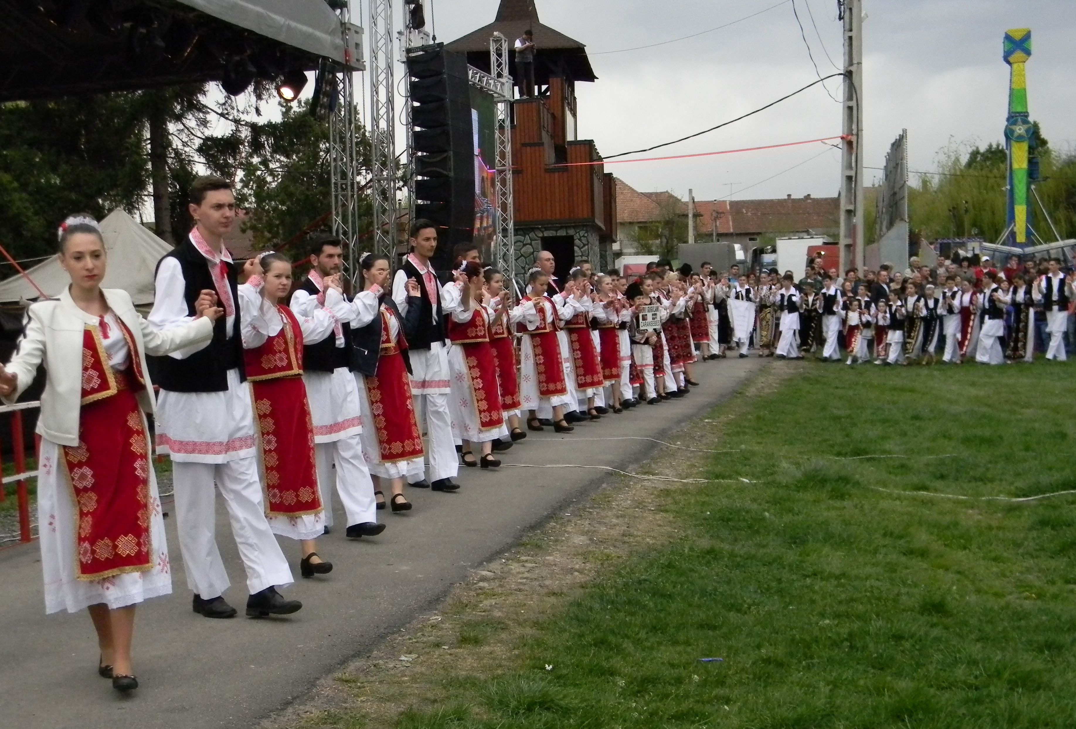 Serbările Cetăţii de la Caransebeş încep mâine cu un spectacol folcloric / PROGRAM