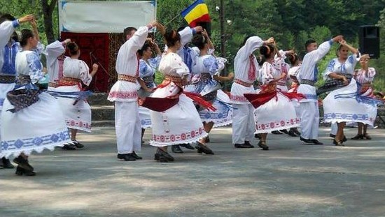 Spectacole folclorice și competiții sportive la Zilele Cartierului Blașcovici / PROGRAM
