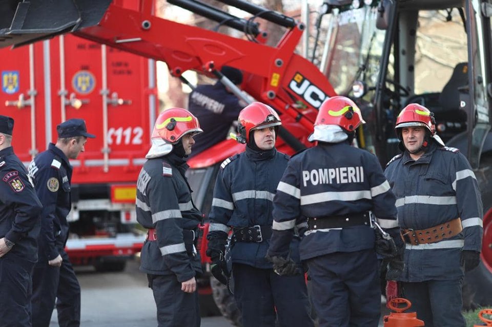 Ultima săptămână în care absolvenții de liceu mai pot opta pentru Facultatea de Pompieri de la București