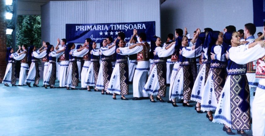 Începe Festivalul Vinului la Timișoara. Prima zi este rezervată cântecului și dansului popular