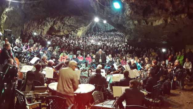 Al doilea concert simfonic al toamnei, în Peștera Românești | FOTO & VIDEO