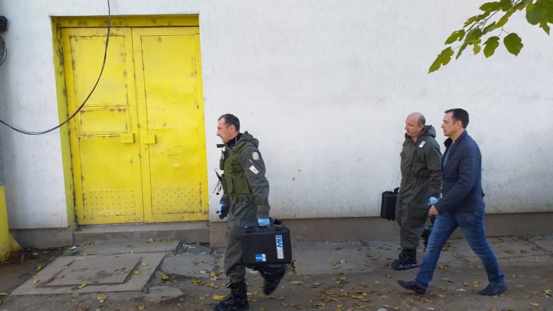 Specialiștii MApN au acționat cu echipamente performante în blocurile infestate cu substanțe toxice Specialiștii MApN au acționat cu echipamente performante în blocurile infestate cu substanțe toxice