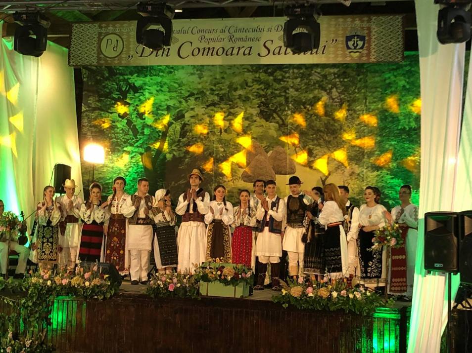 Festivalul –Concurs “Din comoara satului” se va desfășura la Muzeul Satului Bănățean din Timișoara. Preselecția on-line pe Zoom și Skype, vineri