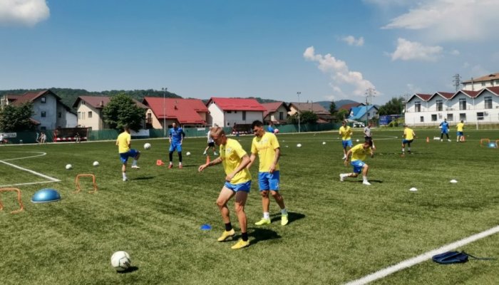 UTA-Petrolul nu se mai dispută! Cinci jucători ai prahovenilor, pozitivi la testul COVID