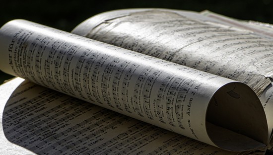 De la concert la manifest, la Sala Capitol