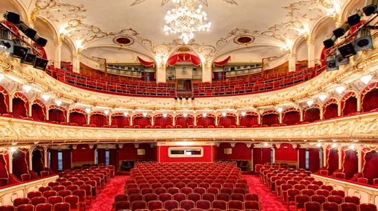 Spectcolele lunii decembrie cu două premiere, la Teatrul ”Regina Maria” din Oradea - Trupa Iosif Vulcan