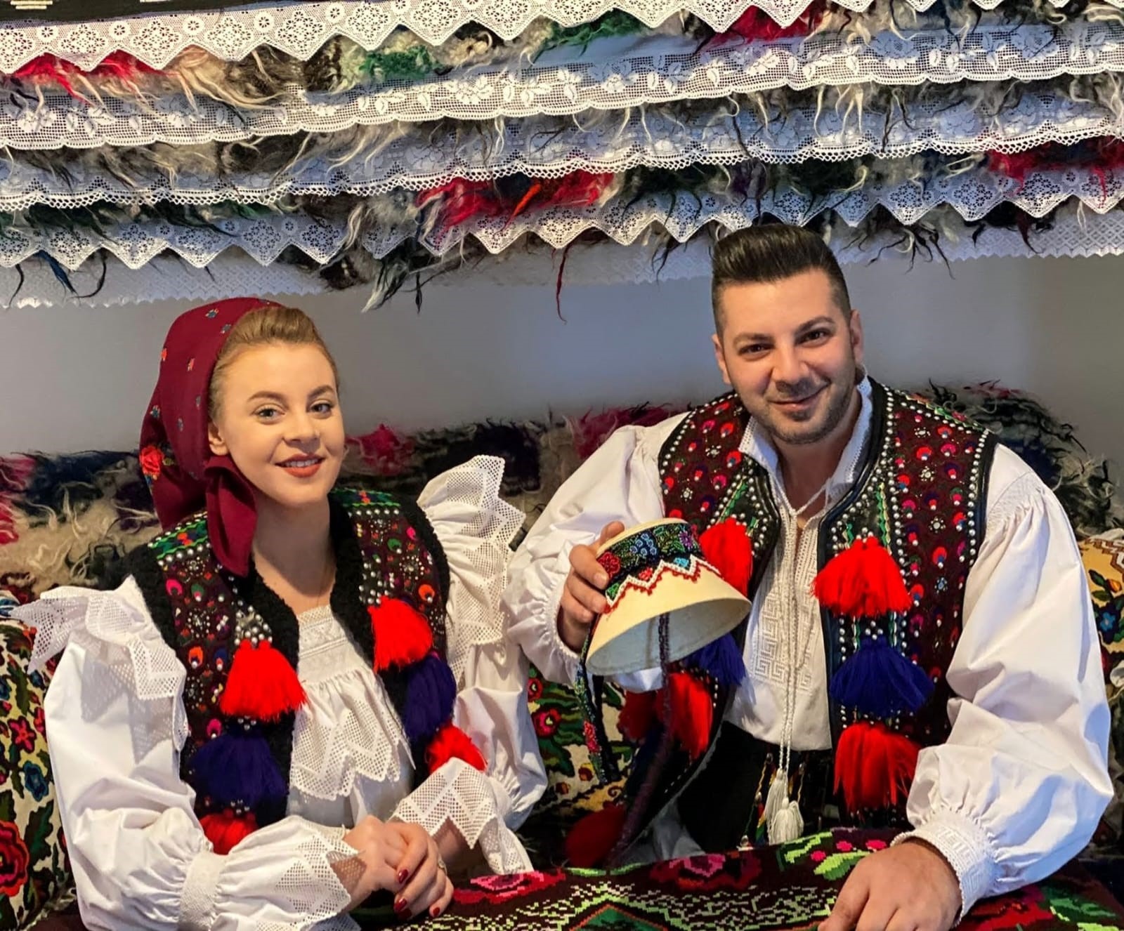 VIDEO/ Ardeleni stabiliți în Banat, sărbătoriți la Radio Timișoara