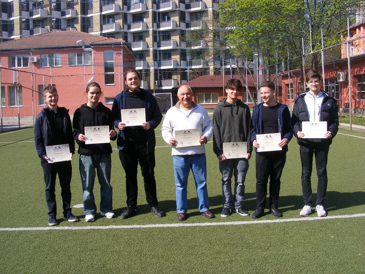 Medalie de aur pentru echipa de liceeni fizicieni susţinută de Universitatea de Vest, la Turnirul de la Sofia