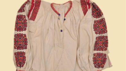 Costum popular de aproape o sută de ani, exponatul lunii la Complexul Muzeal Arad