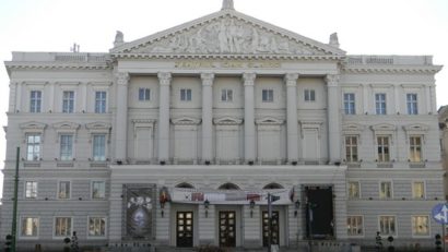 Trei spectacole, în weekend, la Teatrul Clasic din Arad