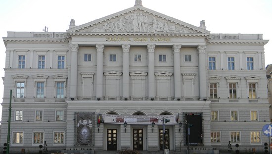 Teatrul Clasic din Arad începe anul cu “Luna plină de teatru”